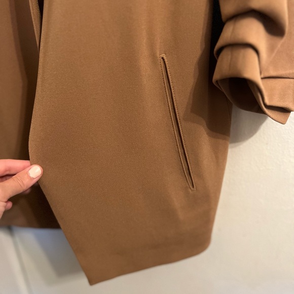 Purchased wrong size. Worn once. Selling to buy exact same blazer in correct sz - Picture 3 of 6